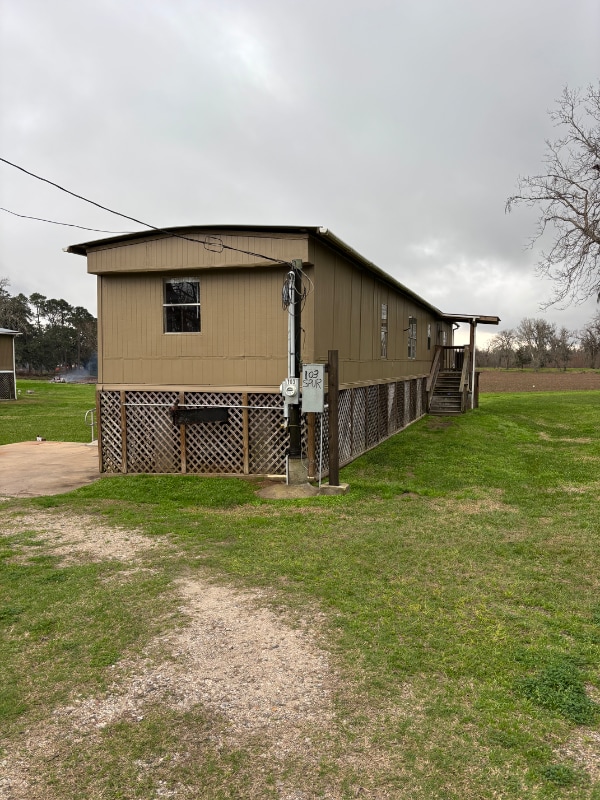 Building Photo - 103 Spur