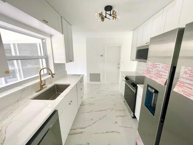 Foto del edificio - 6606 NW 95th Ave