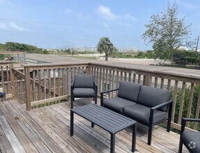 Building Photo - 11 San Jacinto Dr