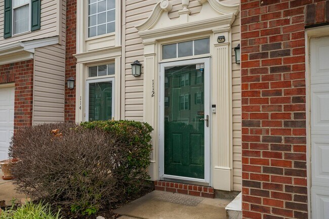 Building Photo - Lovely Townhome in Great Location!