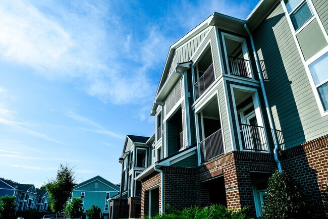 Foto del edificio - Independence Place Prince George