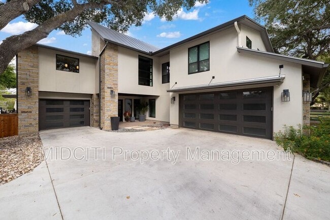 Building Photo - 180 Lake Ridge Dr