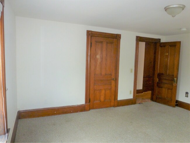 Building Photo - 111 N Winooski Ave