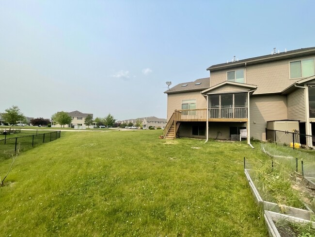 Building Photo - 1765 Sara Ct