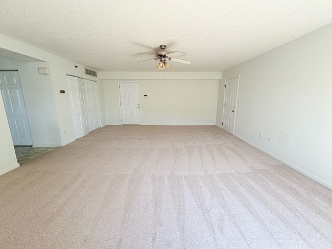 Building Photo - 24 Rosette Ln
