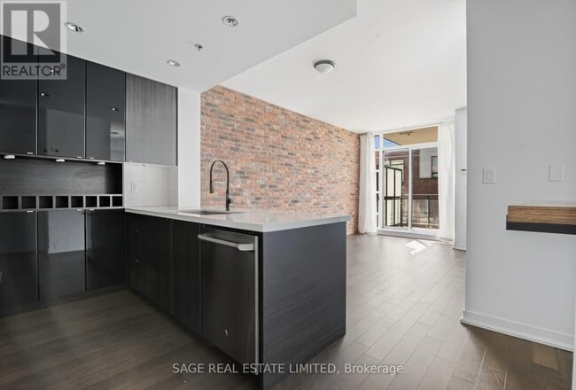 Photo du bâtiment - 88-388 Colgate Ave