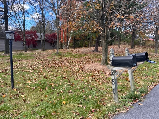 Residential neighborhood, walking trails - 2254 Apple Rd