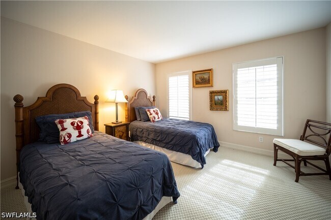 Building Photo - 208 Bobolink Way