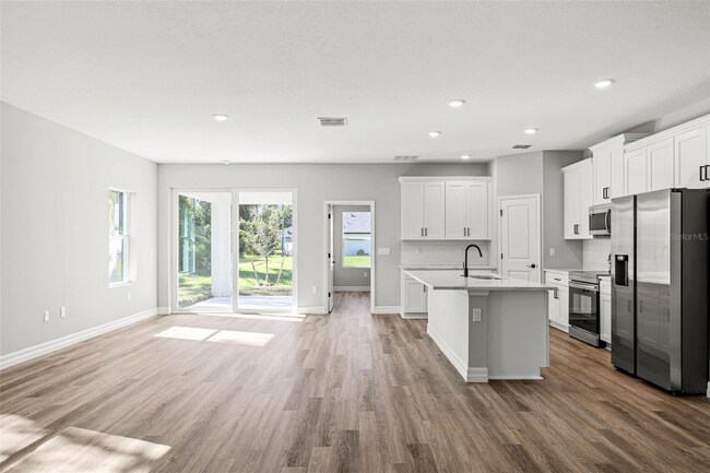Foto del edificio - 8175 Elkenberry Ave
