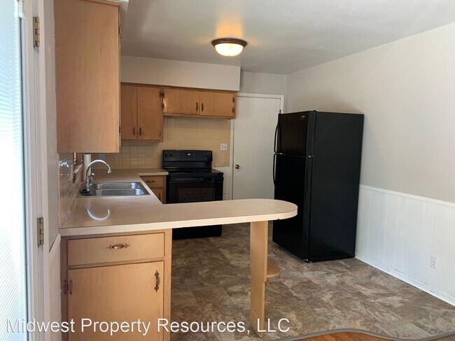 Building Photo - 3 br, 1.5 bath House - 201 NW O'Brien Rd