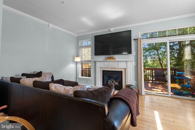 Building Photo - 2940 Huntington Grove Square