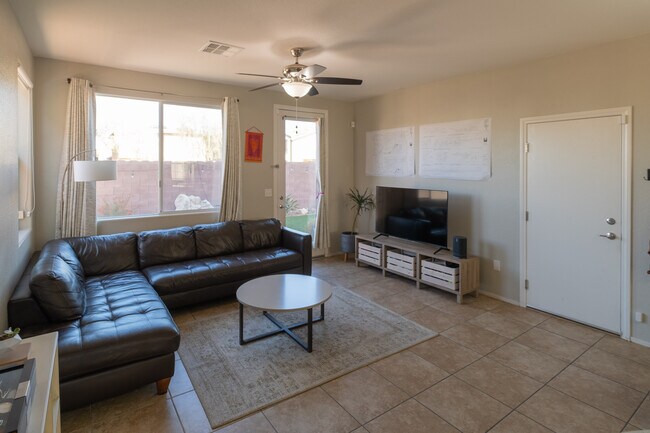 Building Photo - 5409 Brazelton St