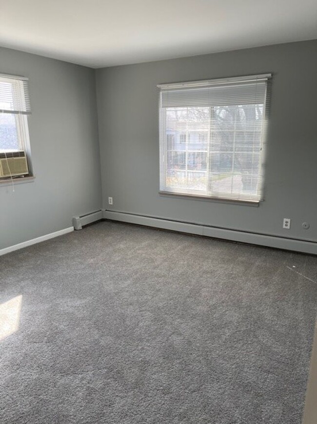Building Photo - Downtown Rochester Condo- Heat and Water I...