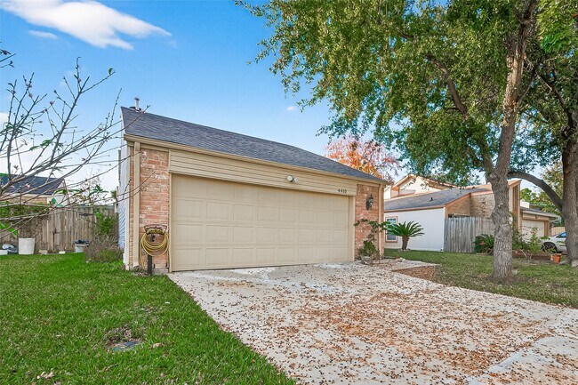 Foto del edificio - 4410 Wildacres Dr