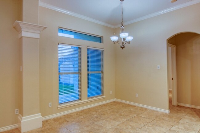Foto del edificio - 6814 Guinevere St