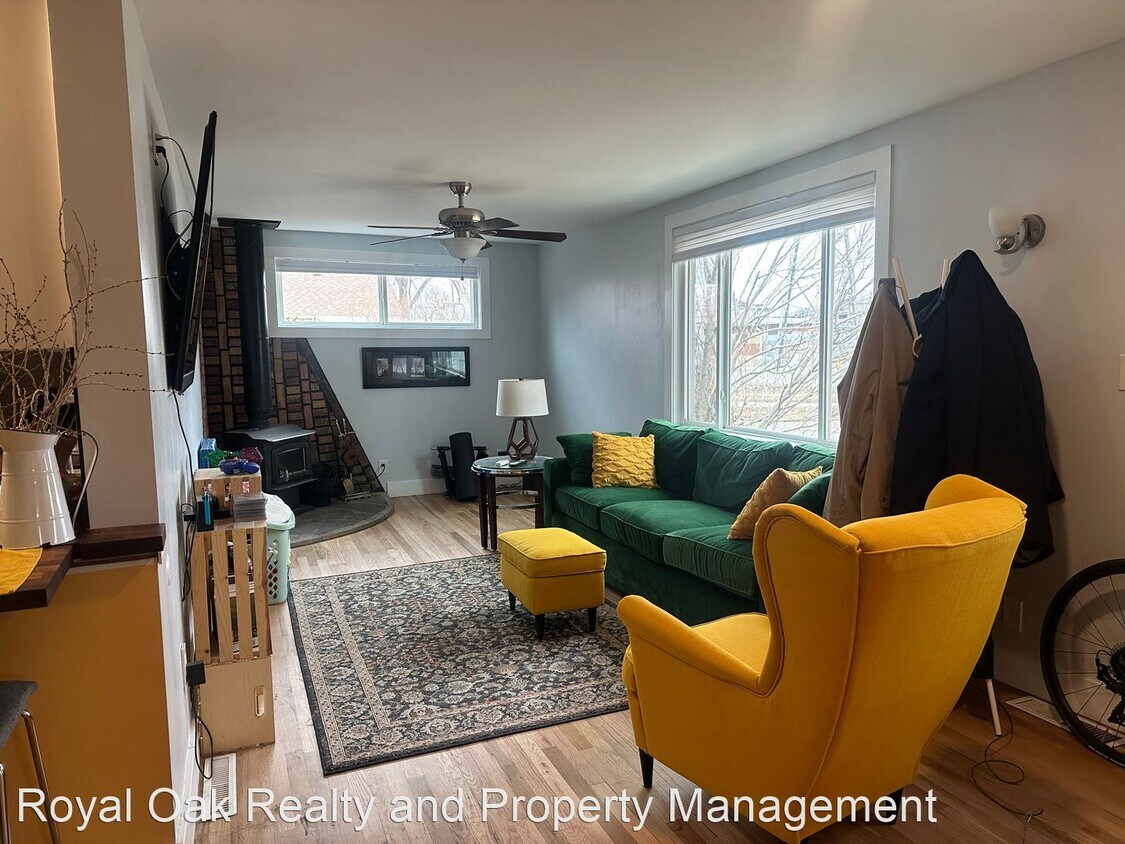 2 br, 1 bath House 1045 Gray Street House Rental in Lakewood, CO