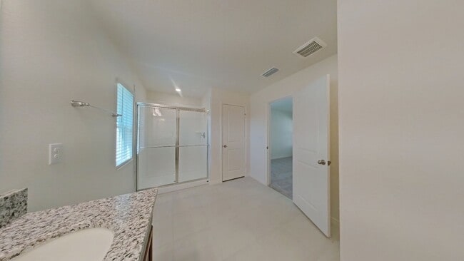 Foto del edificio - Beautiful New 4-Bedroom Home in Auburndale