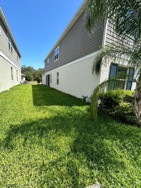 Foto del edificio - 17045 Quicksilver Ave