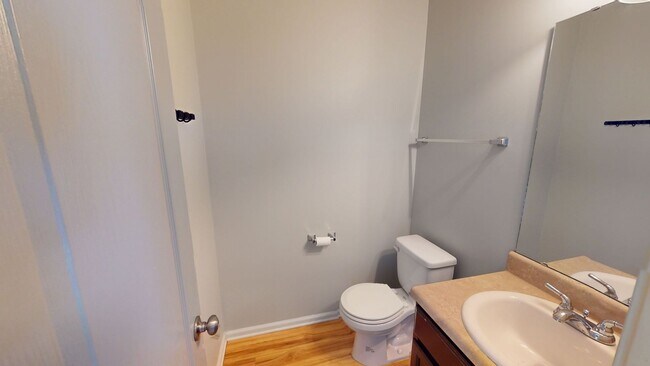 Foto del edificio - Updated 3 Bedroom, 2.5 Bathroom 2-Story w/...