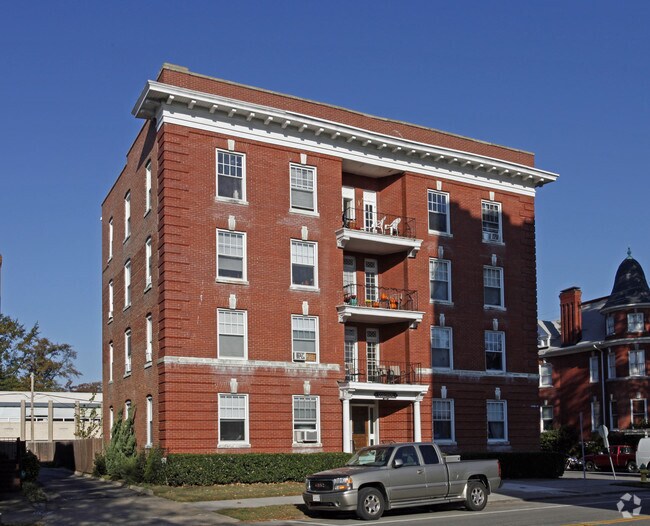 Colonial Apartments Norfolk, VA
