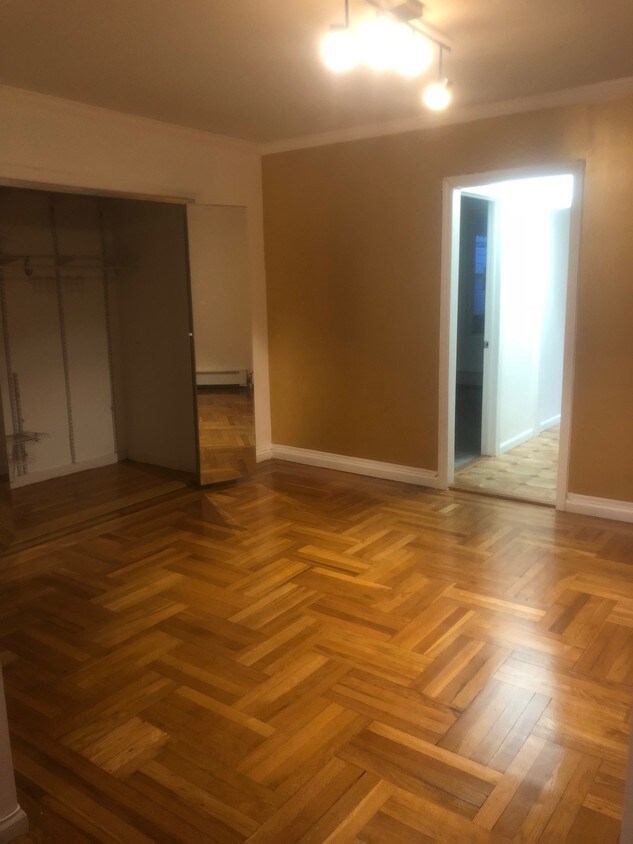 Sala de estar 1 - 276 Logan Ave