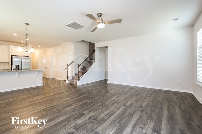 Building Photo - 14 Ramblehurst Rd