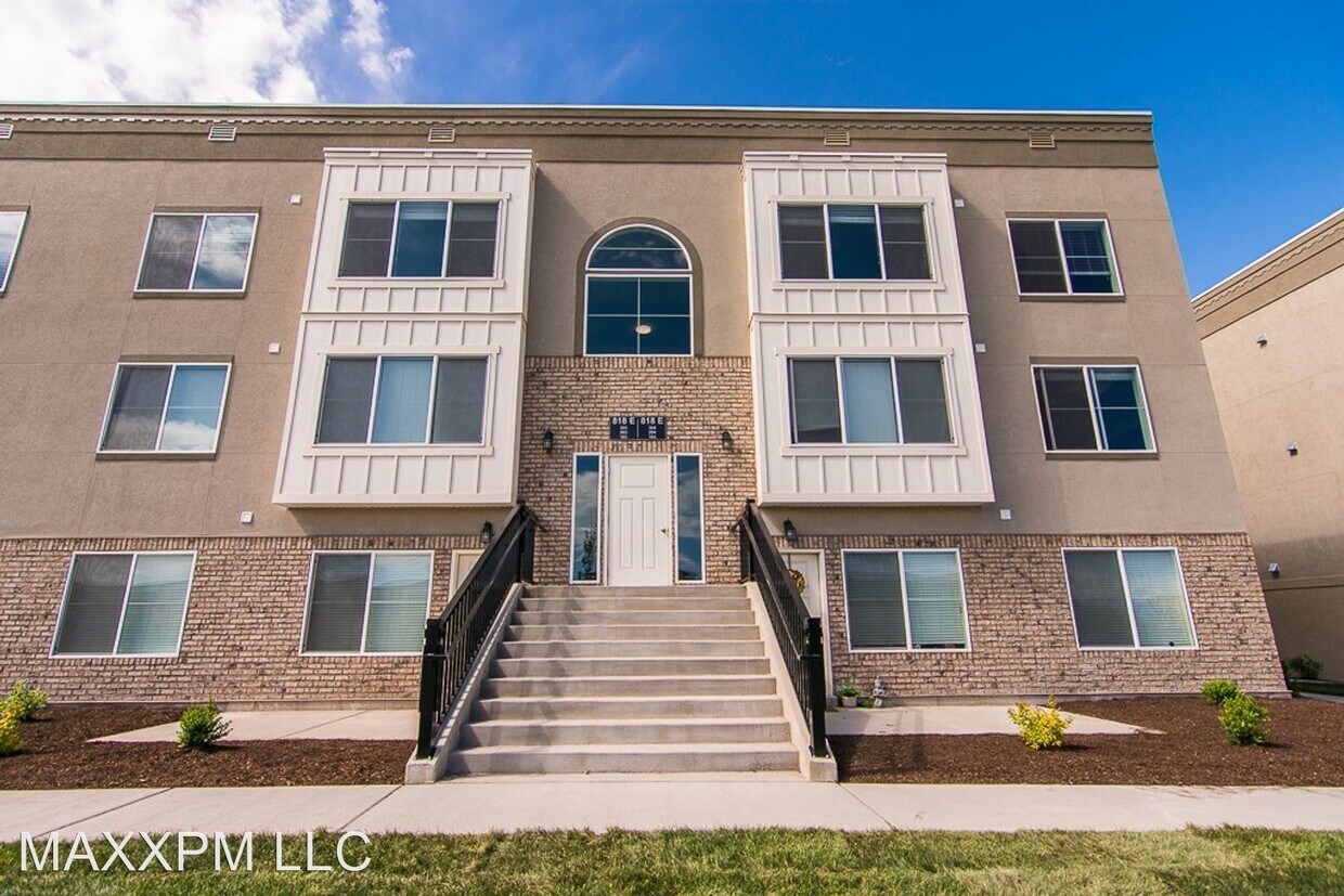 Primary Photo - 3 br, 2 bath House - 797 E 550 S #203