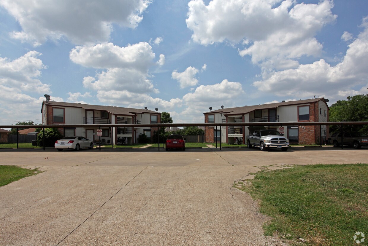 Foto principal - 604-608 Walter Stephenson Rd