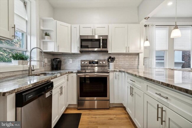 Foto del edificio - 5335 Angora Terrace