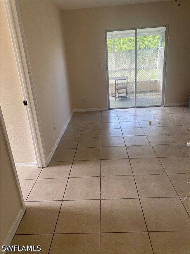Foto del edificio - 2402 Lantana Ave S