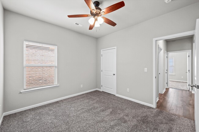 Foto del edificio - 14877 Eva Cir