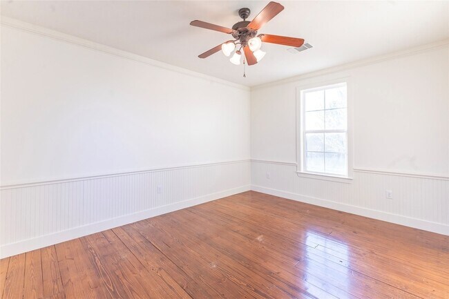 Foto del edificio - 3831 Meadow View Ln