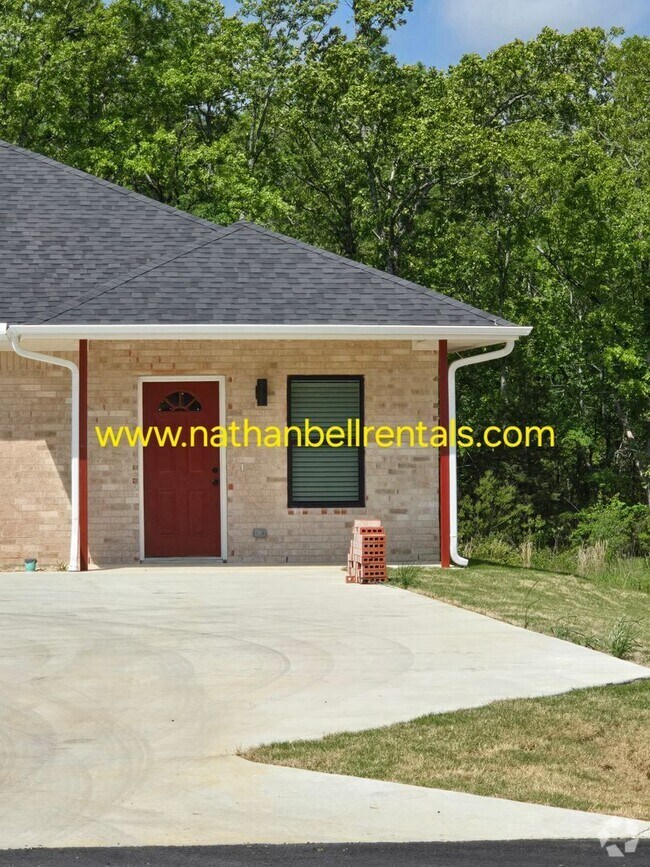 Building Photo - 264 Chisholm Trail
