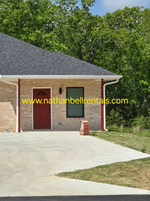 Primary Photo - 264-66 Chisholm Trail