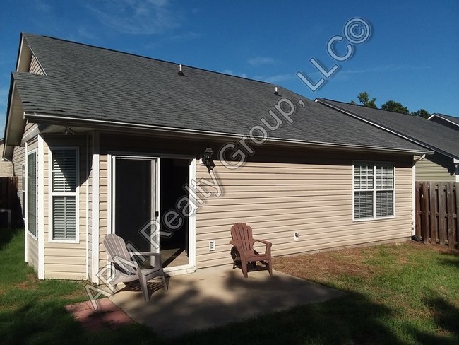 Building Photo - Northeast patio home