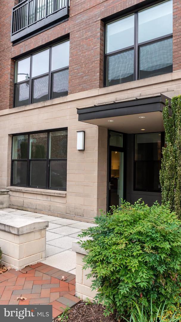 Foto del edificio - 145 Riverhaven Dr