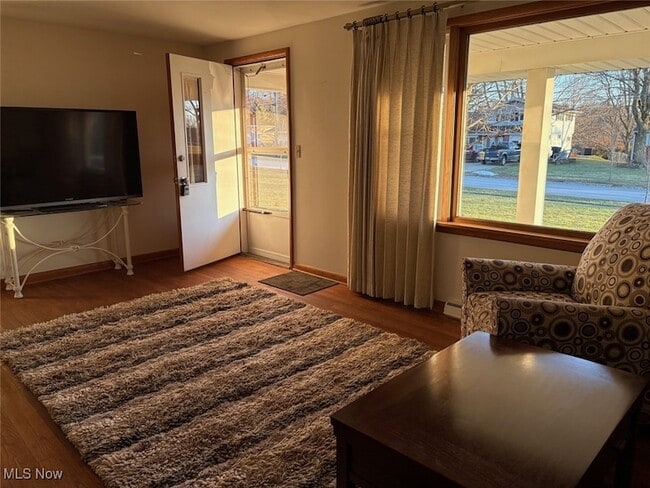 Building Photo - 168 Valley View Dr