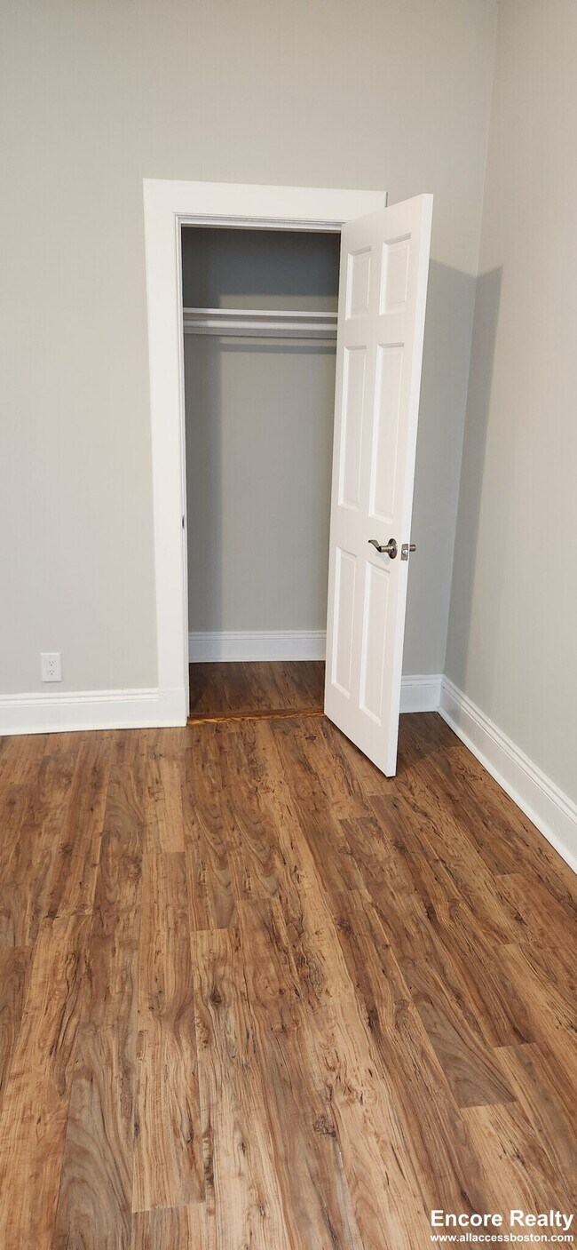 Foto del edificio - 1185 Commonwealth Ave