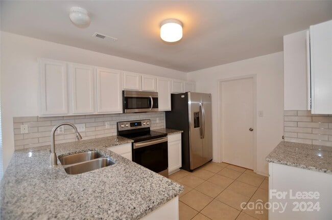Building Photo - 10316 Brawley Ln