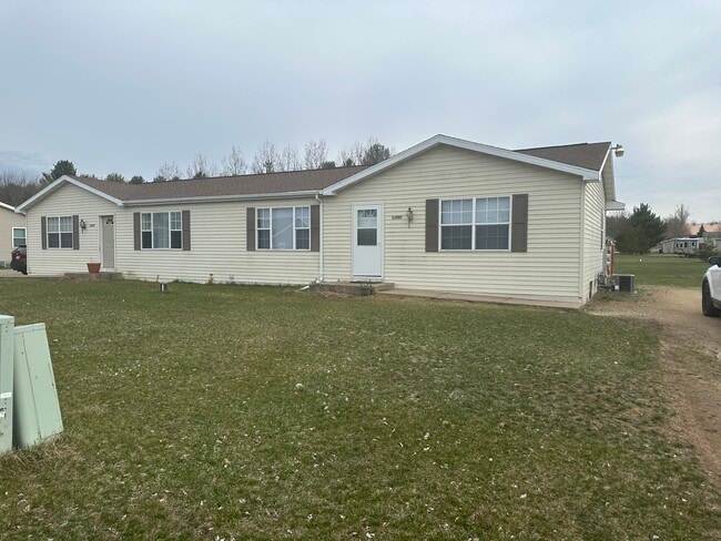 Building Photo - E1599 Raymond Dr