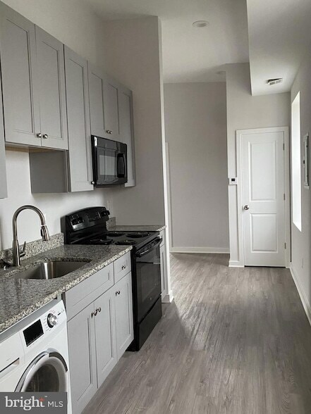 Foto del edificio - 933-35 Belmont Ave