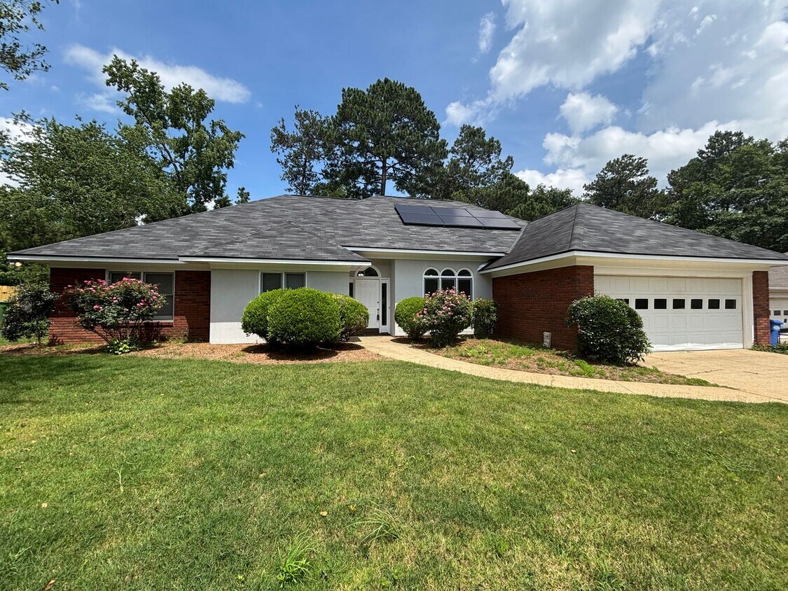 Primary Photo - Solar powered home in North Columbus!