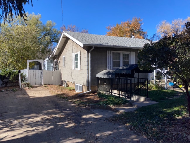 Foto del edificio - 521 S Bryan Ave