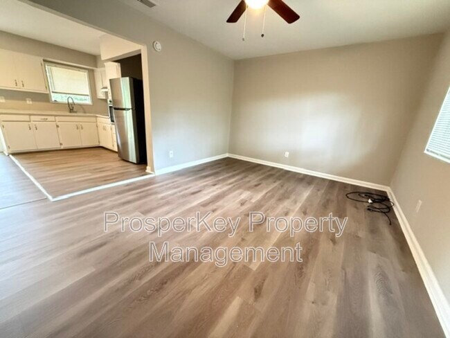 Foto del edificio - 4712 Eton Dr