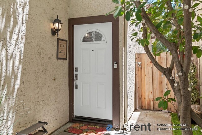 Building Photo - 4 br, 2.5 bath House - 1748 Creekstone Cir...