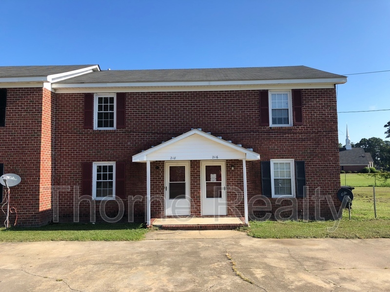 Foto principal - 216 Sharpe Rd