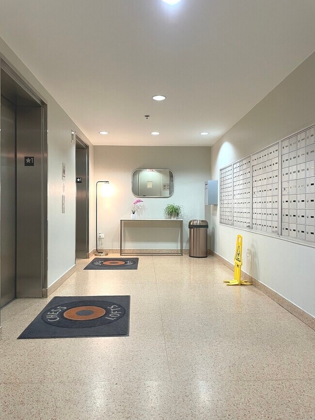 Foto del edificio - 320 E 21st St