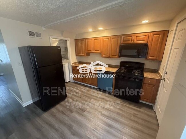 Foto del edificio - 2067 Larkhall Rd