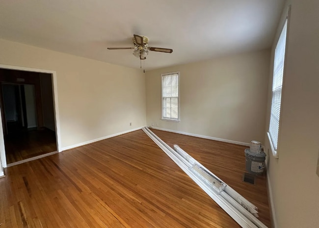 Building Photo - Freshly Painted 4 Bedroom Home