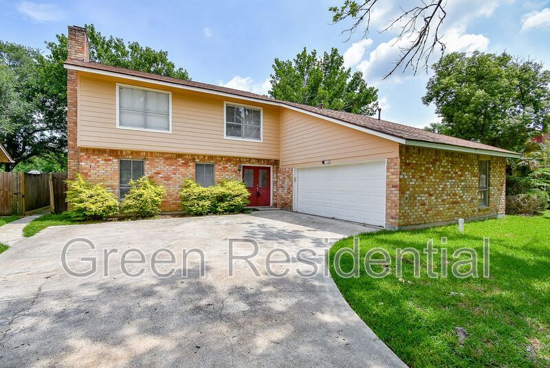 Foto principal - 2110 Hilton Head Dr